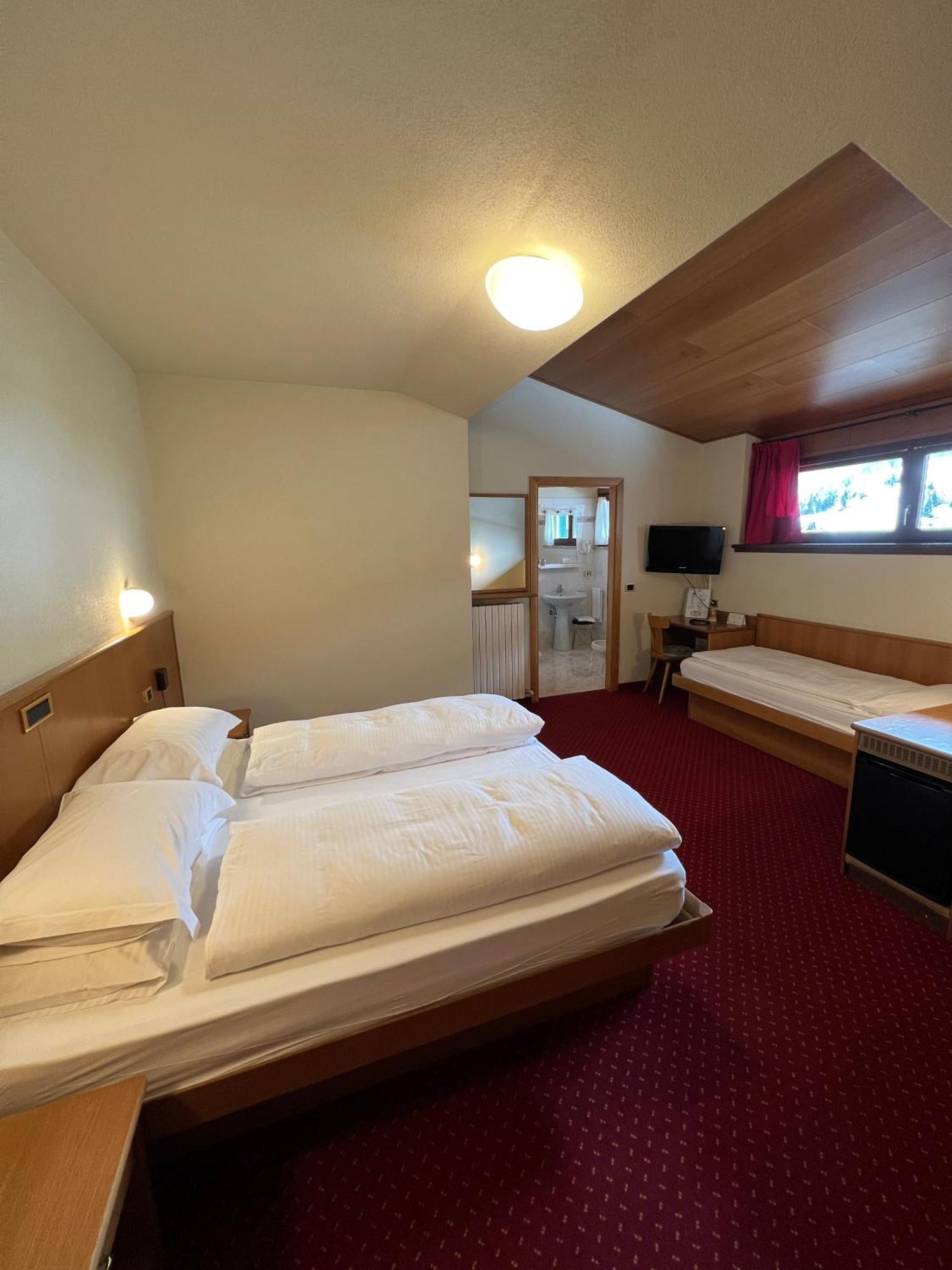 Hotel Miravalle Isolaccia Kültér fotó