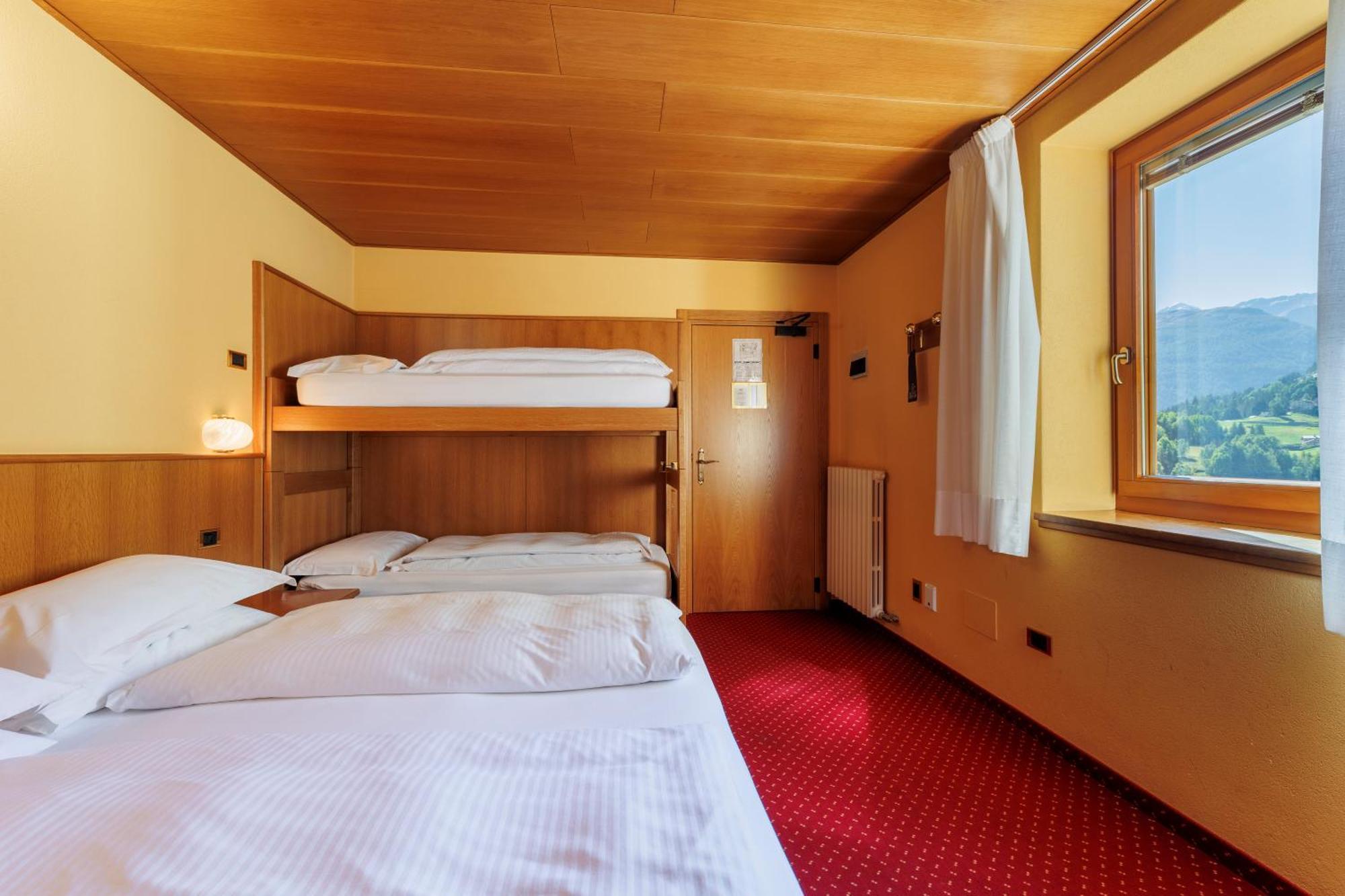 Hotel Miravalle Isolaccia Kültér fotó