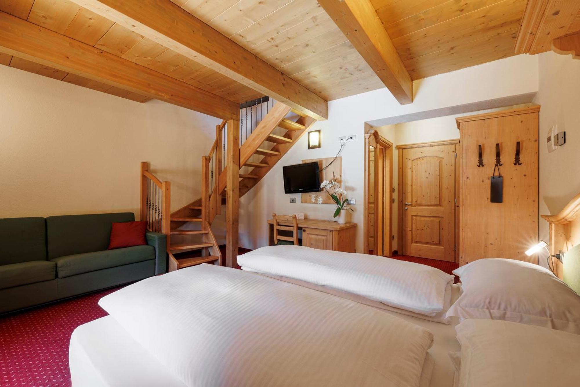 Hotel Miravalle Isolaccia Kültér fotó