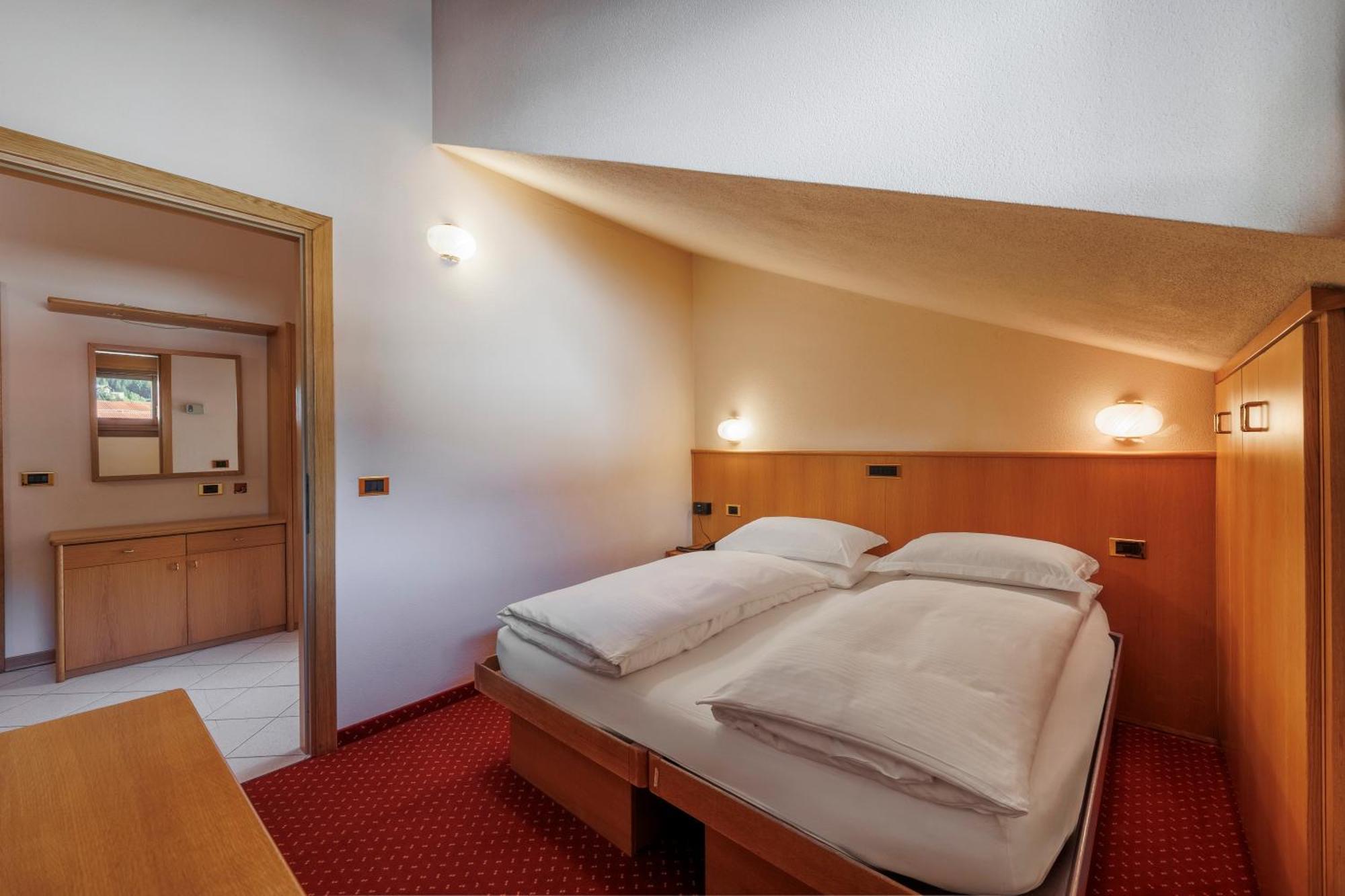 Hotel Miravalle Isolaccia Kültér fotó