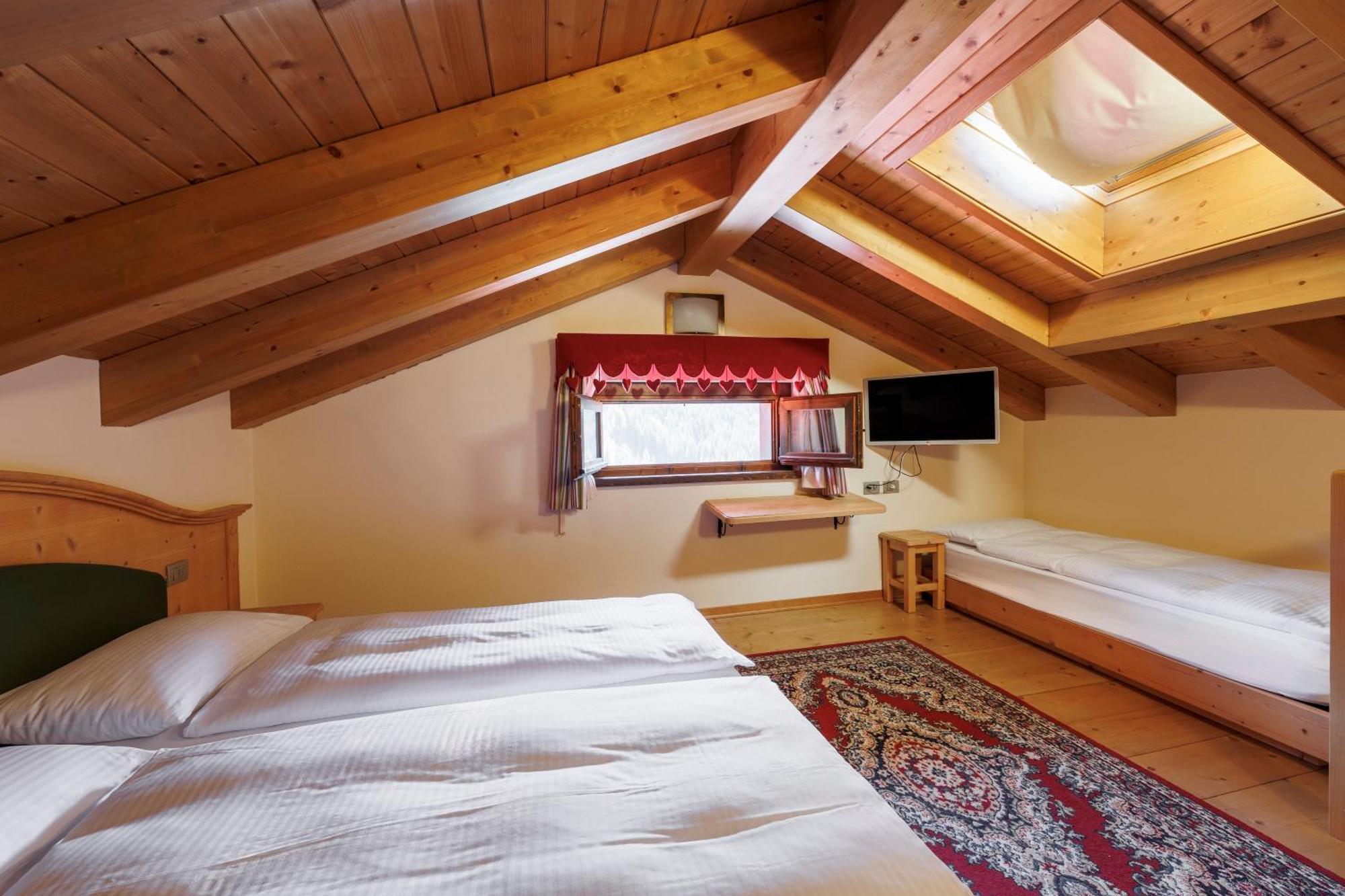 Hotel Miravalle Isolaccia Kültér fotó
