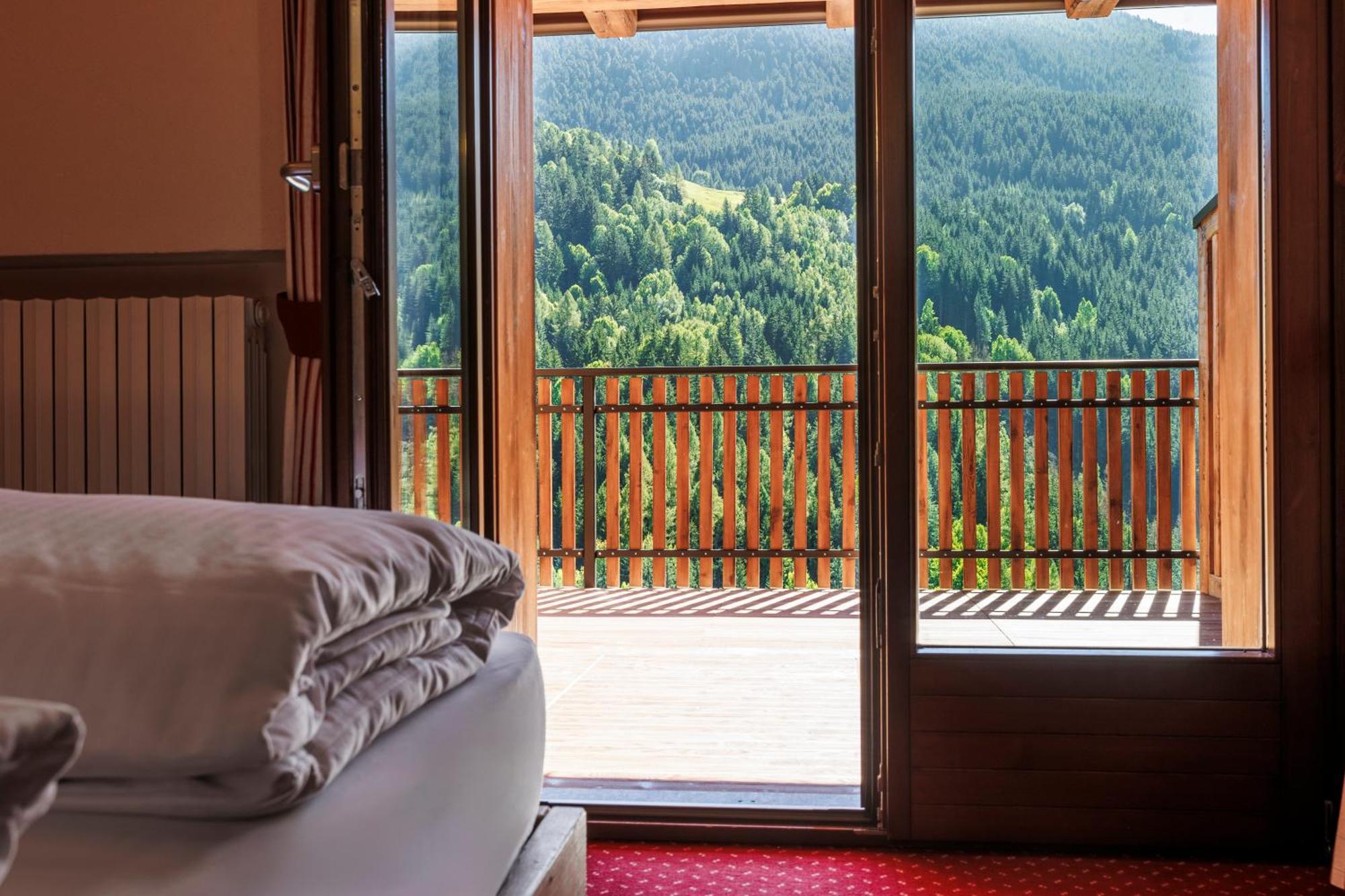 Hotel Miravalle Isolaccia Kültér fotó