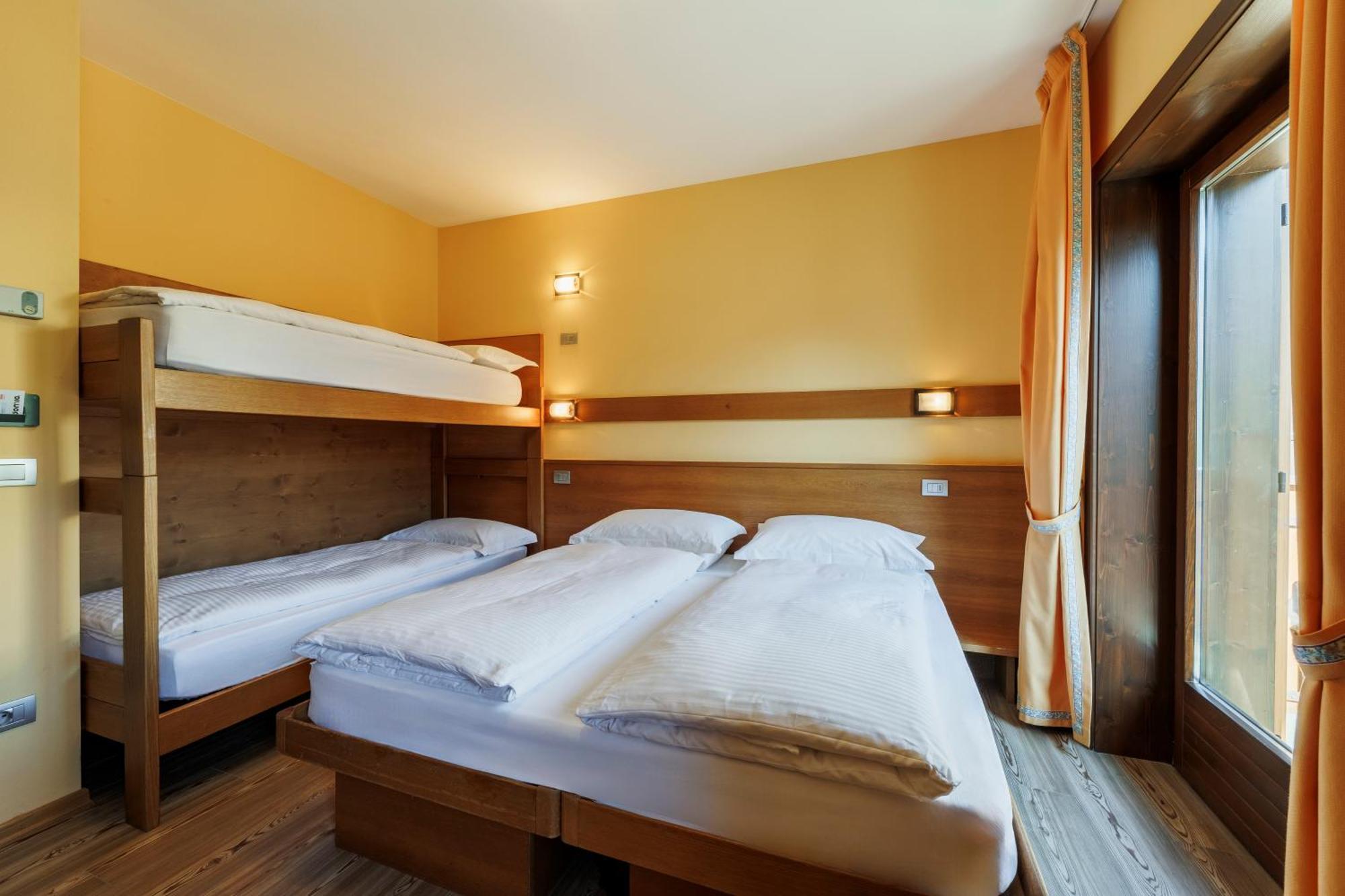 Hotel Miravalle Isolaccia Kültér fotó