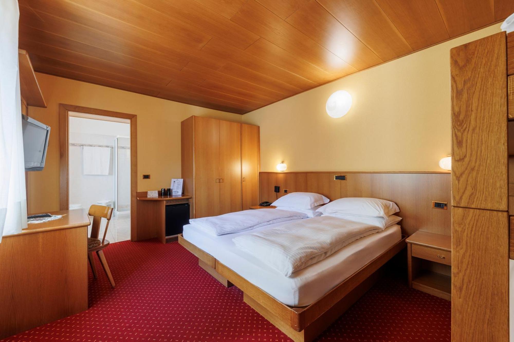 Hotel Miravalle Isolaccia Szoba fotó