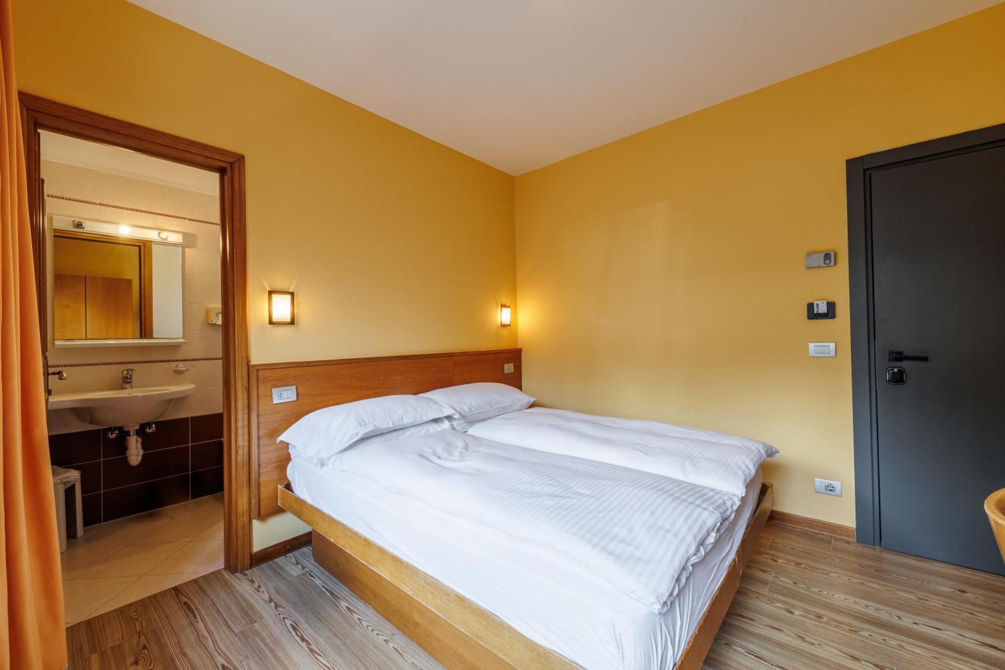 Hotel Miravalle Isolaccia Kültér fotó