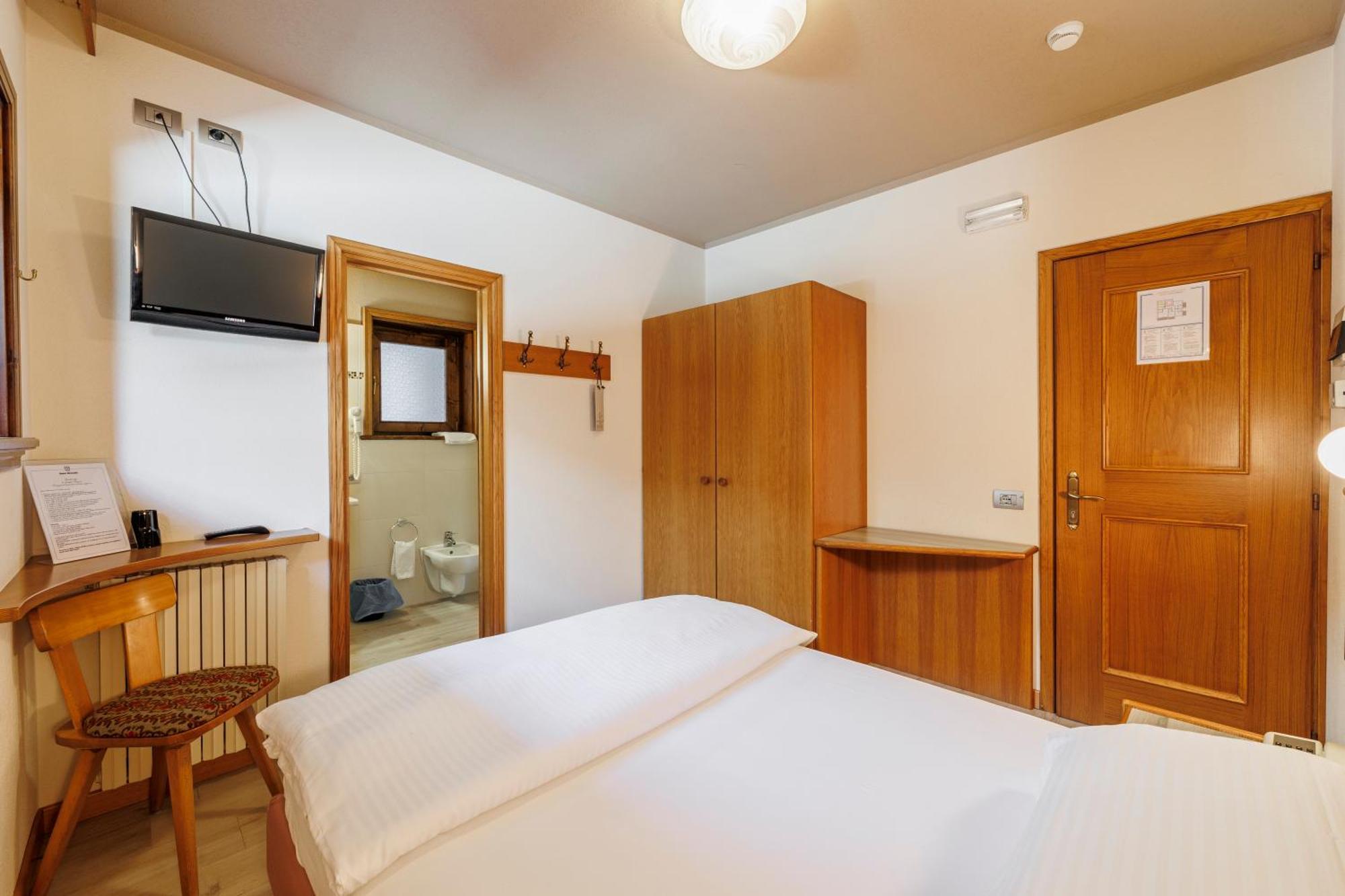 Hotel Miravalle Isolaccia Szoba fotó