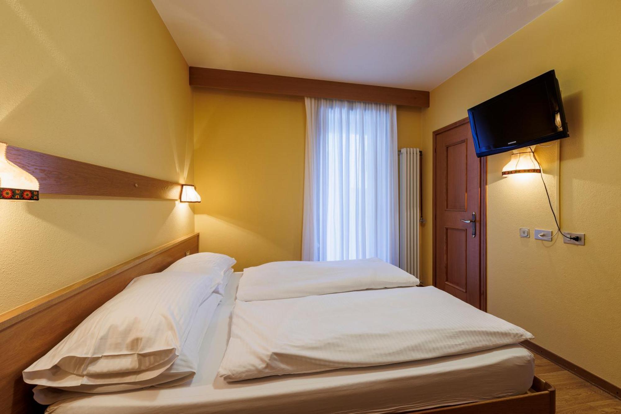 Hotel Miravalle Isolaccia Szoba fotó