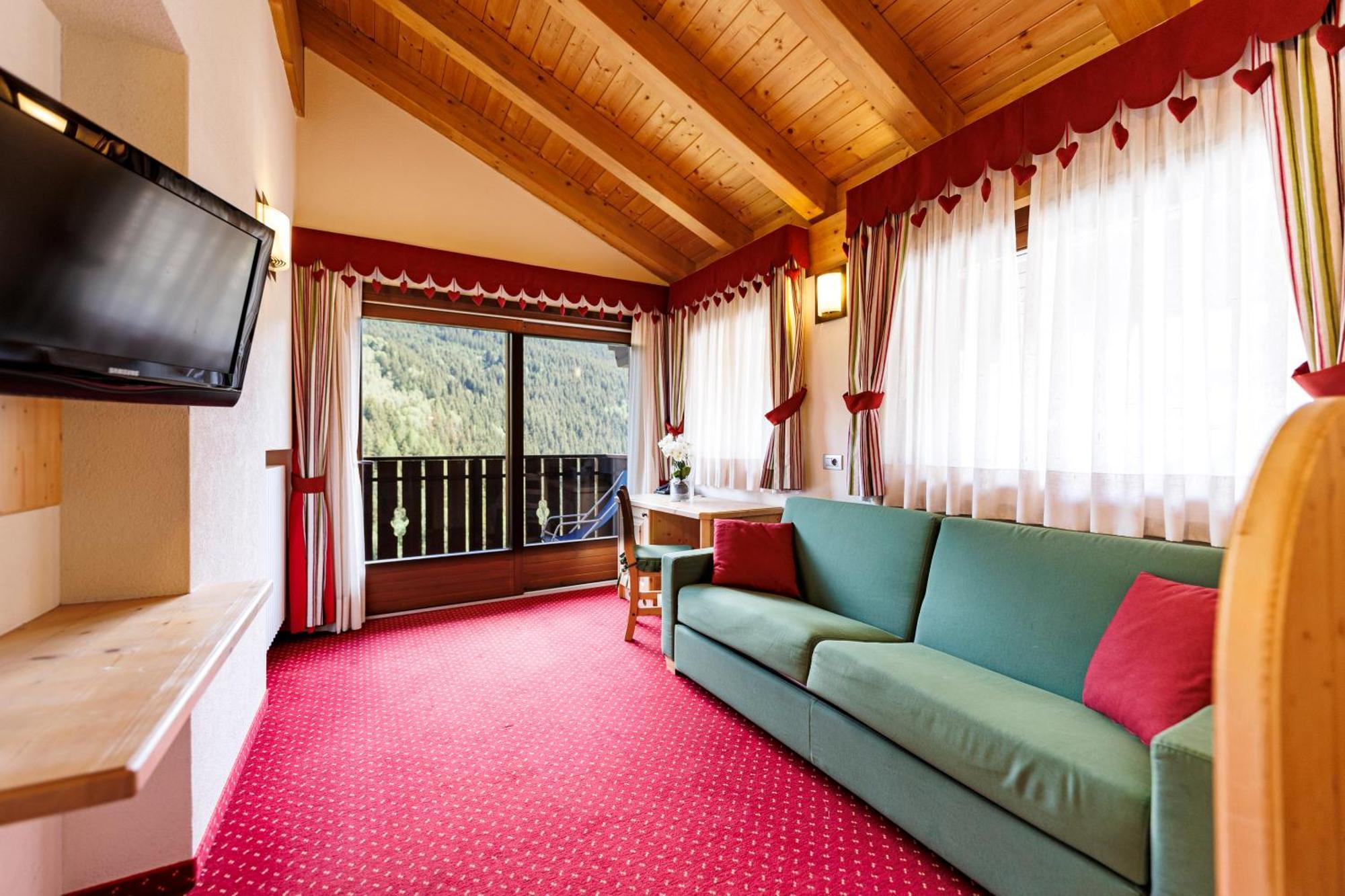 Hotel Miravalle Isolaccia Szoba fotó